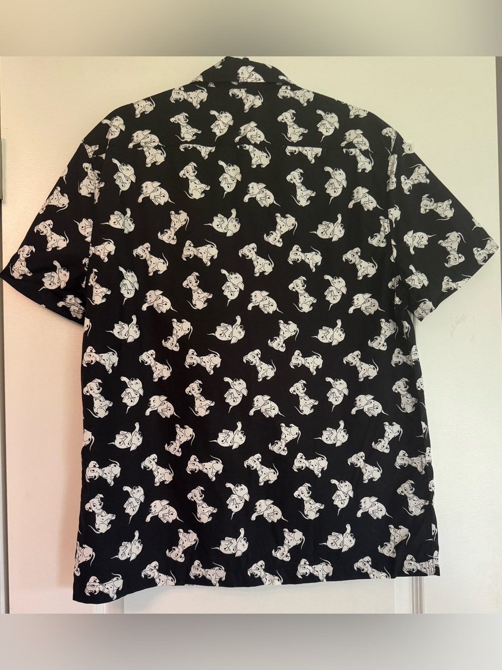 Disney 101 Dalmatians Button Up Shirt Size M Black Puppy Print - Picture 2 of 11
